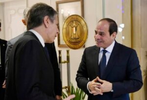 الرئيس السيسي يلتقي وزير الخارجية الأمريكي في مدينة العلمين الجديدة